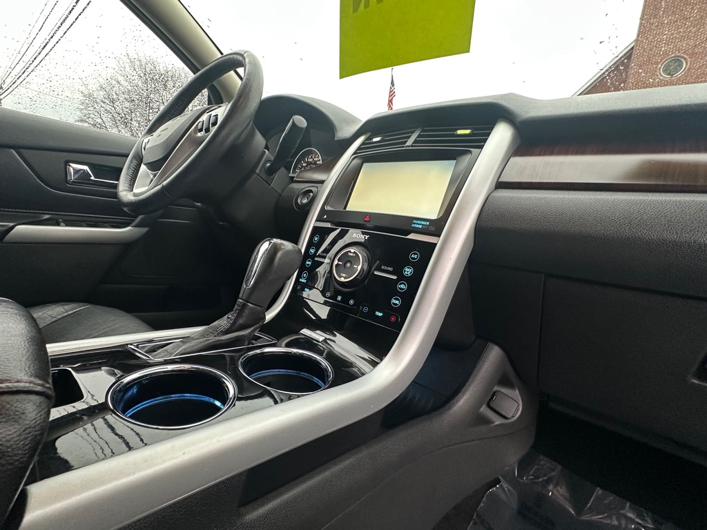 Photo 7 of this FORD EDGE