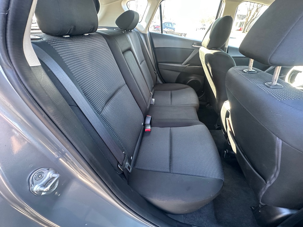 Photo 8 of this MAZDA MAZDA3