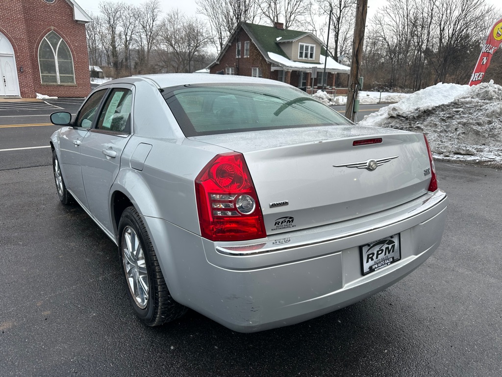 Photo 5 of this CHRYSLER 300