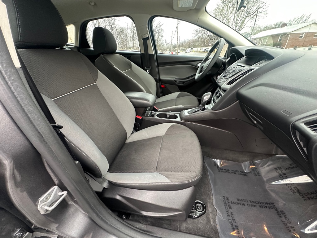 Photo 6 of this FORD FOCUS