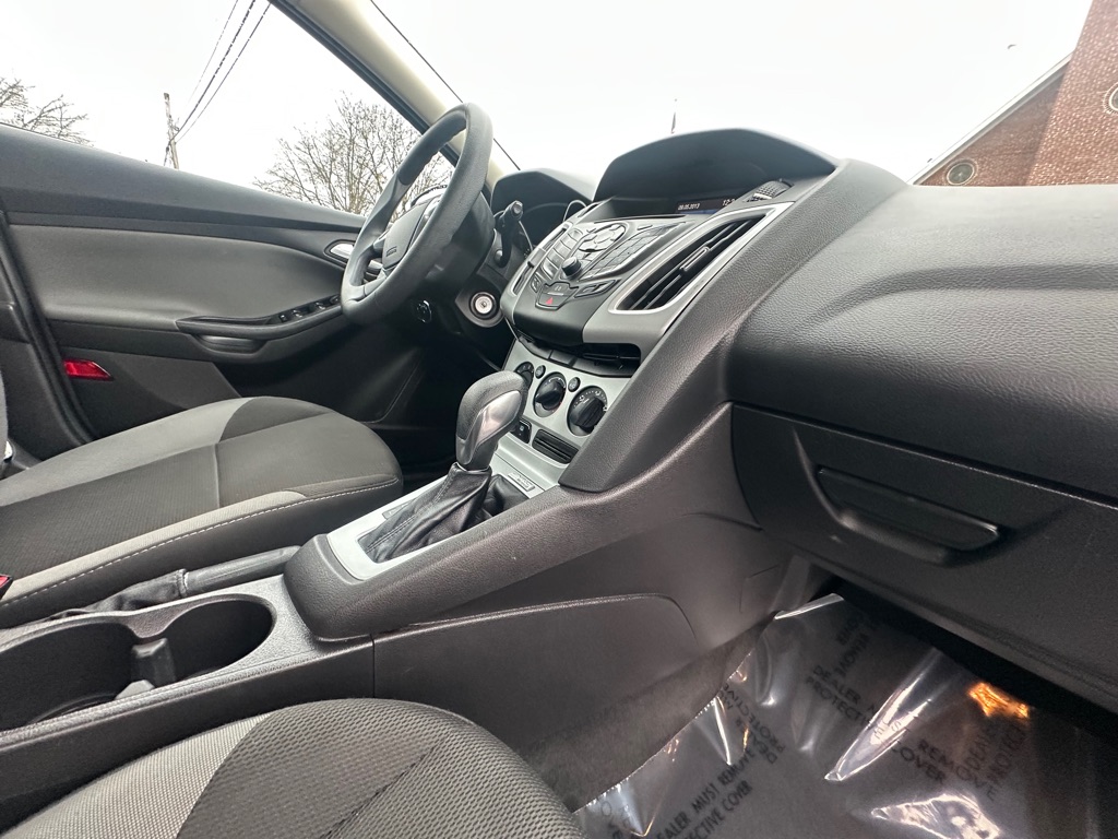 Photo 7 of this FORD FOCUS
