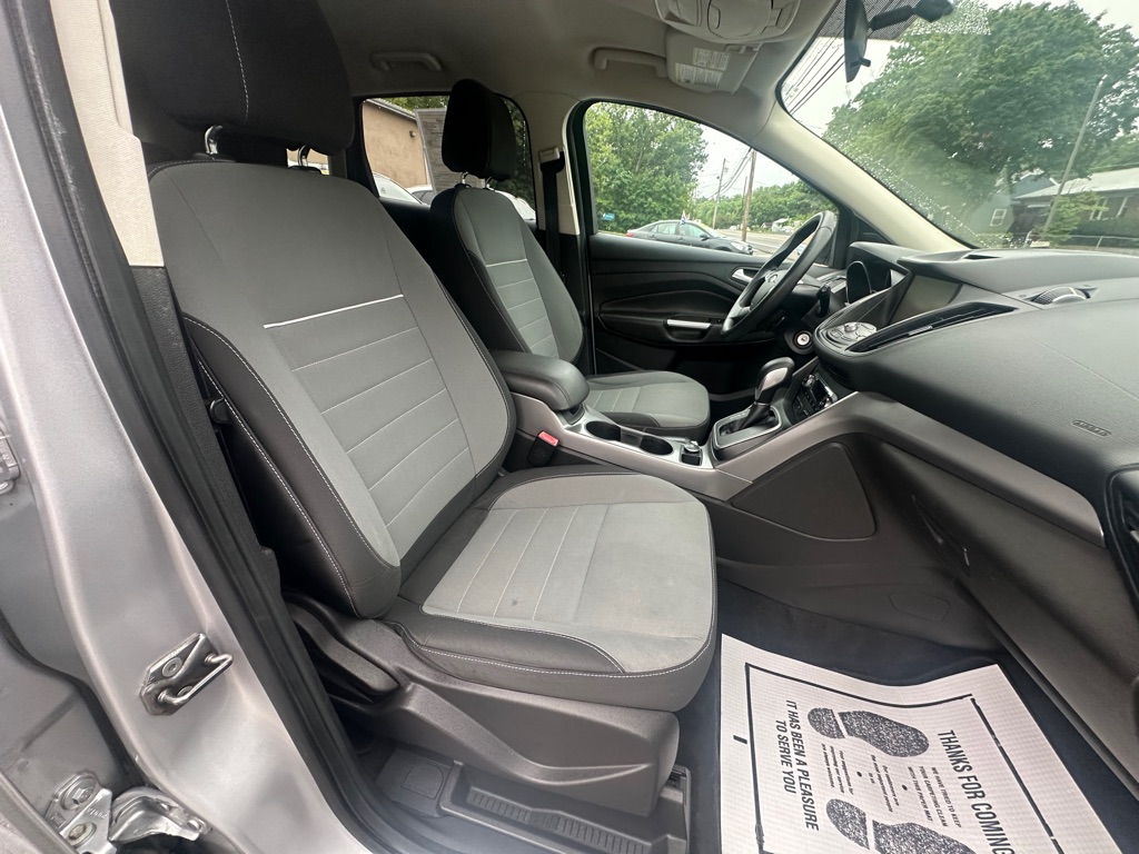 Photo 6 of this FORD ESCAPE
