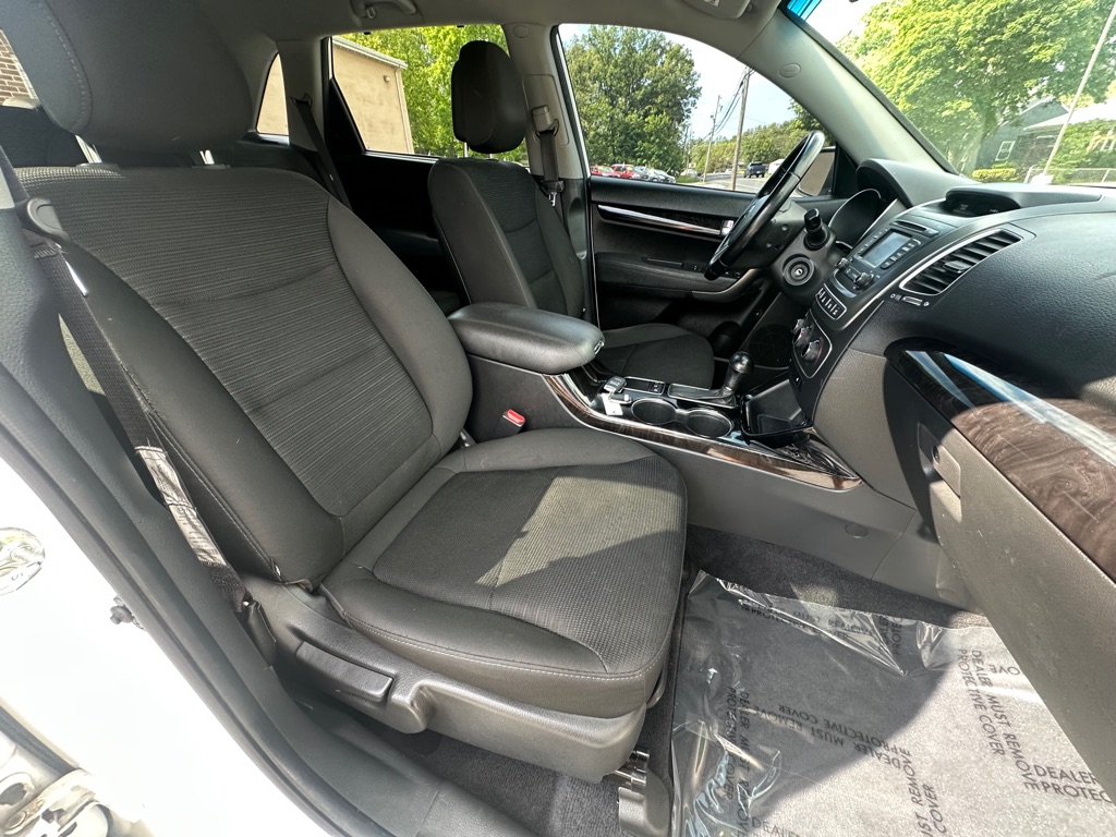 Photo 6 of this KIA SORENTO