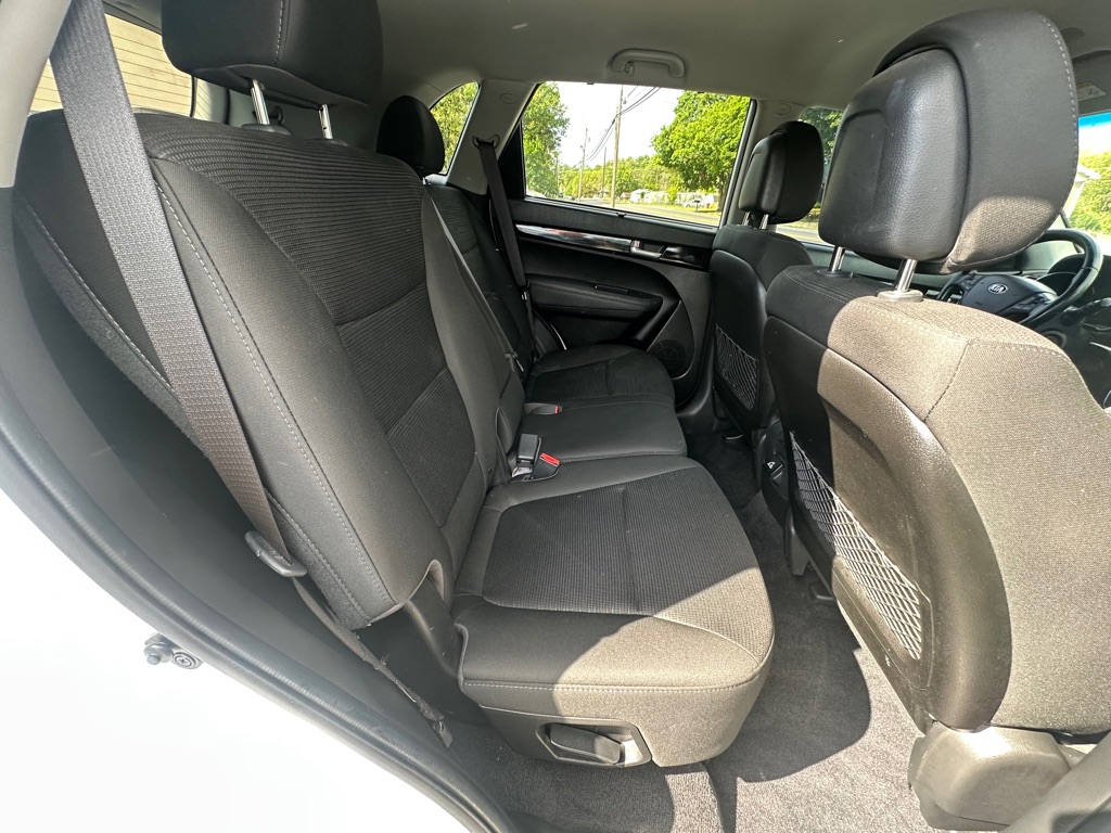 Photo 8 of this KIA SORENTO