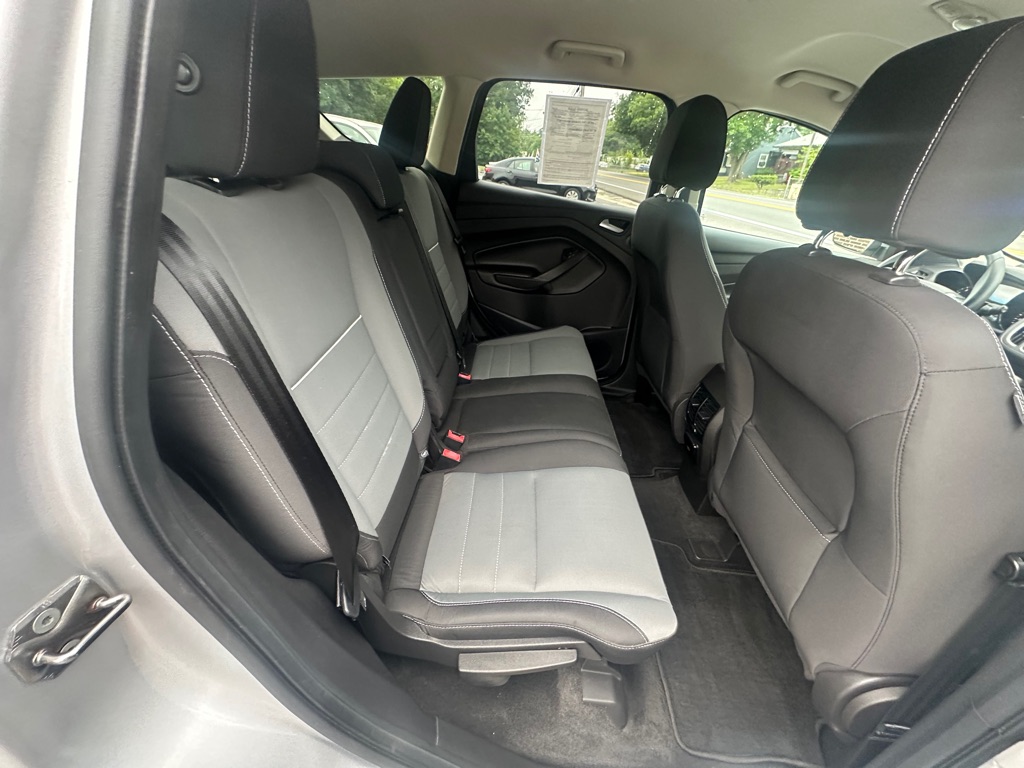 Photo 8 of this FORD ESCAPE