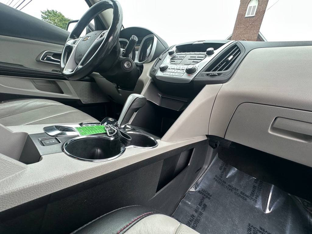 Photo 7 of this CHEVROLET EQUINOX