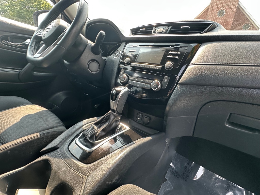 NISSAN ROGUE 2017 NISSAN ROGUE KNMAT2MV3HP556478