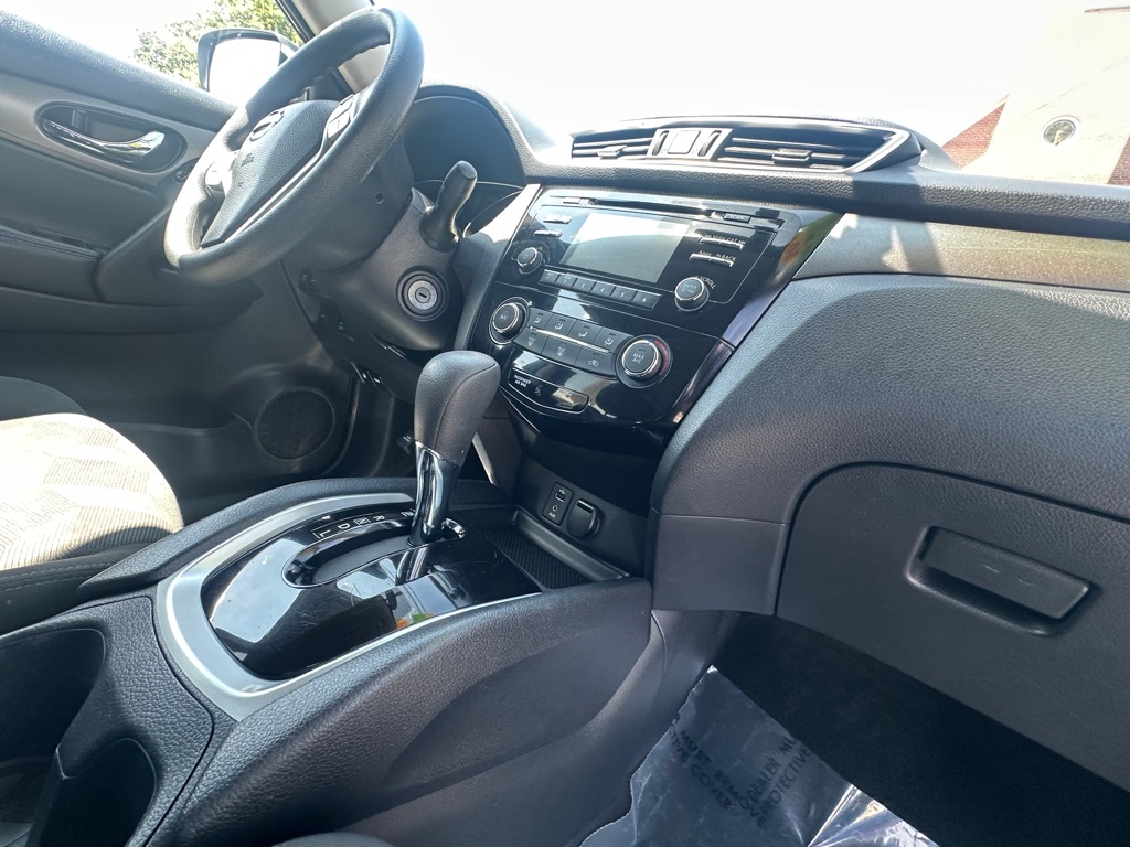 Photo 7 of this NISSAN ROGUE