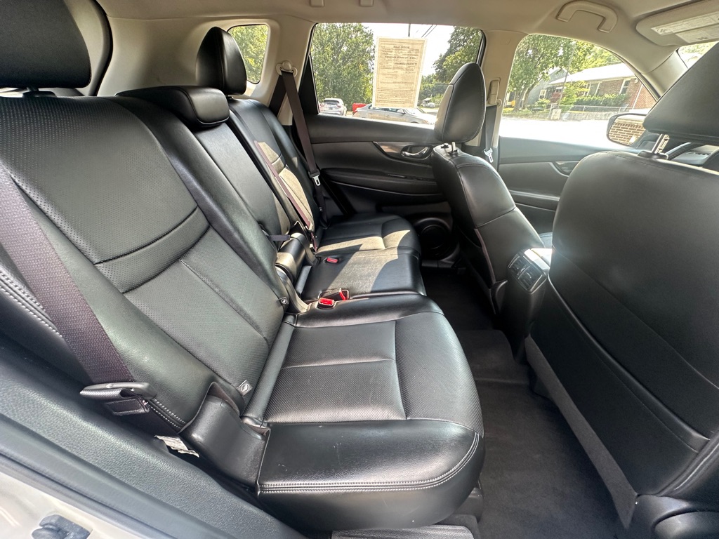 Photo 8 of this NISSAN ROGUE