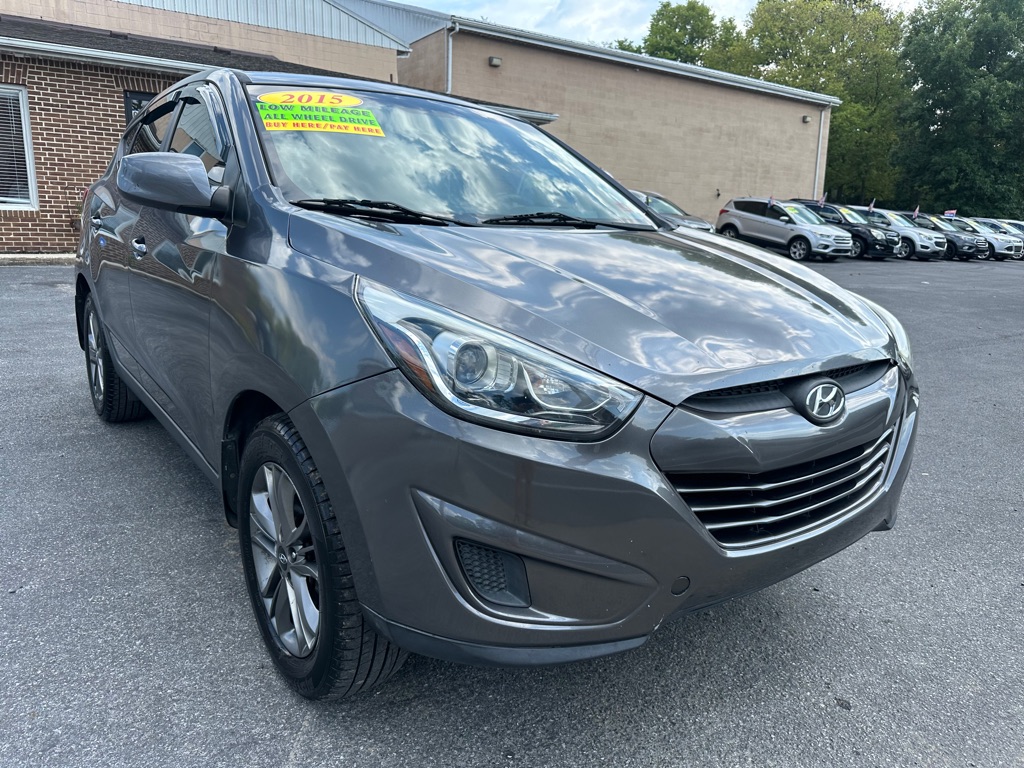 Photo 3 of this HYUNDAI TUCSON