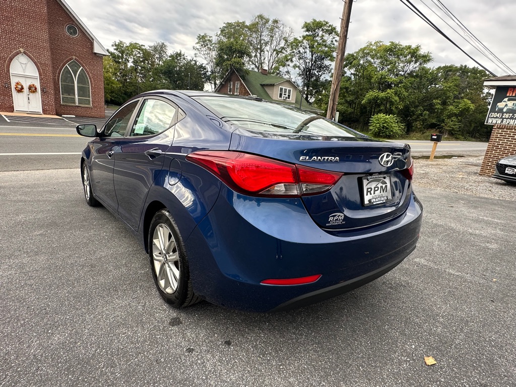 Photo 5 of this HYUNDAI ELANTRA
