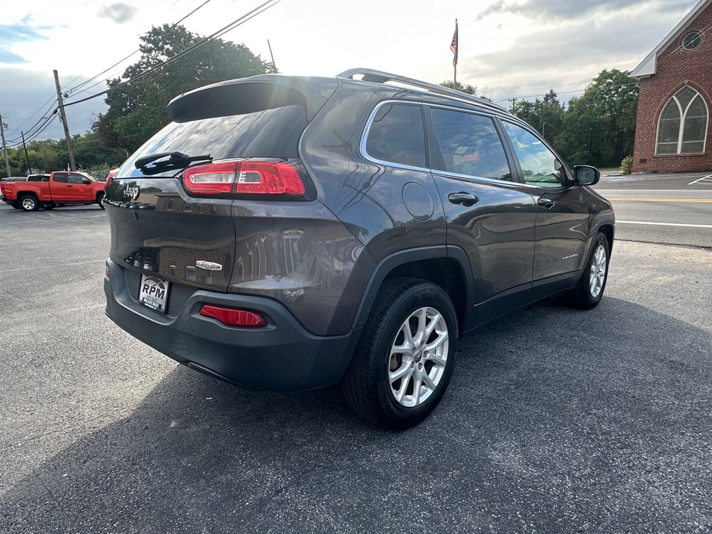 Photo 4 of this JEEP CHEROKEE
