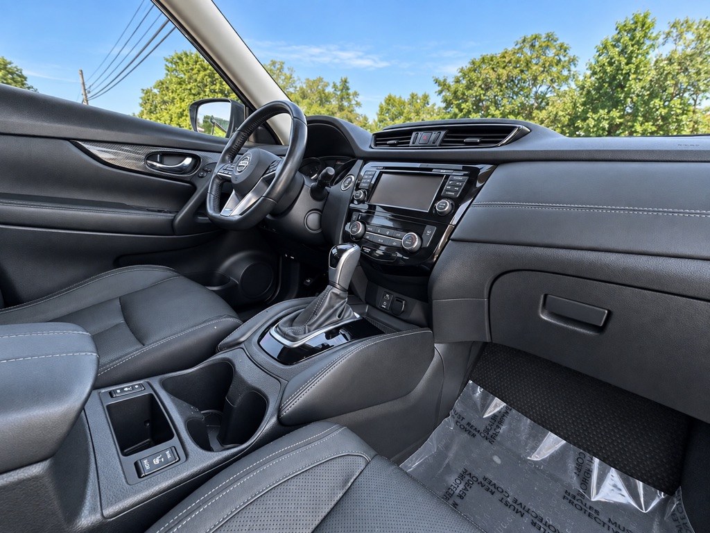 Photo 7 of this NISSAN ROGUE