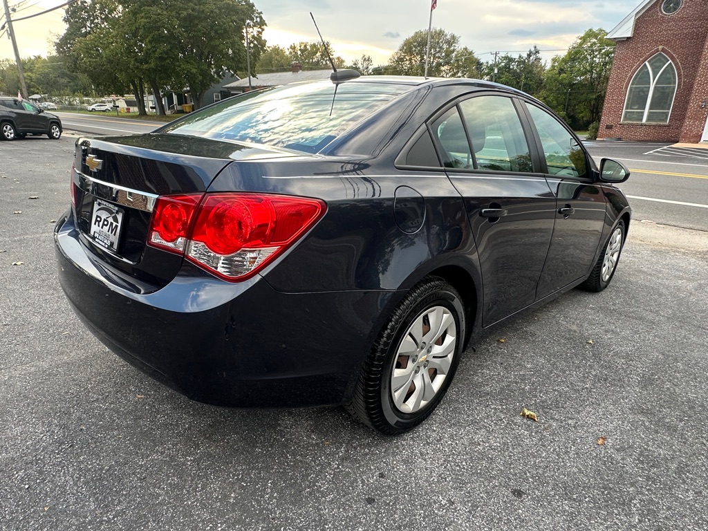 Photo 4 of this CHEVROLET CRUZE