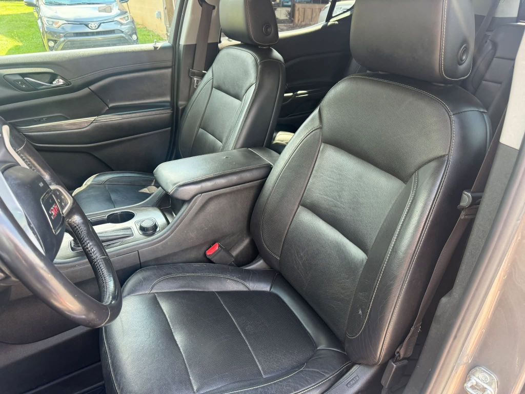 Photo 21 of this GMC ACADIA