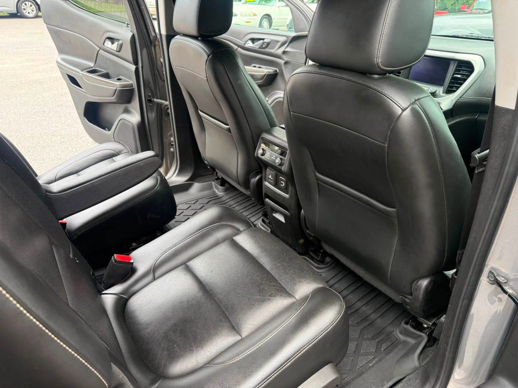 Photo 25 of this GMC ACADIA