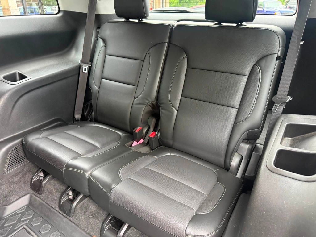 Photo 28 of this GMC ACADIA
