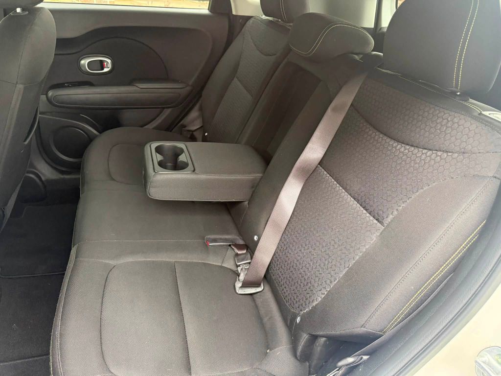 Photo 17 of this KIA SOUL