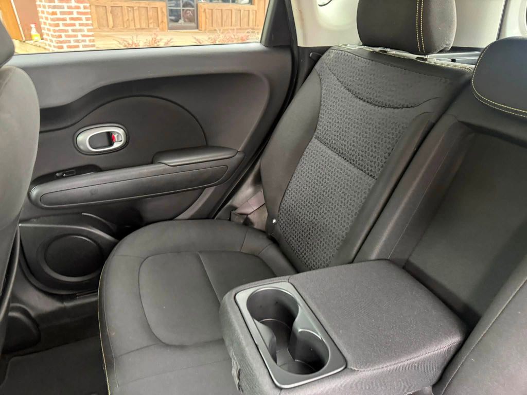 Photo 19 of this KIA SOUL
