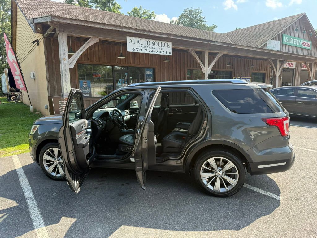Photo 9 of this FORD EXPLORER
