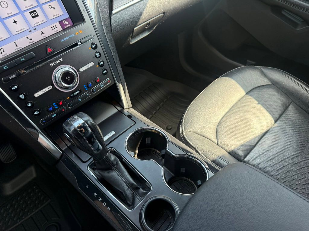 Photo 20 of this FORD EXPLORER