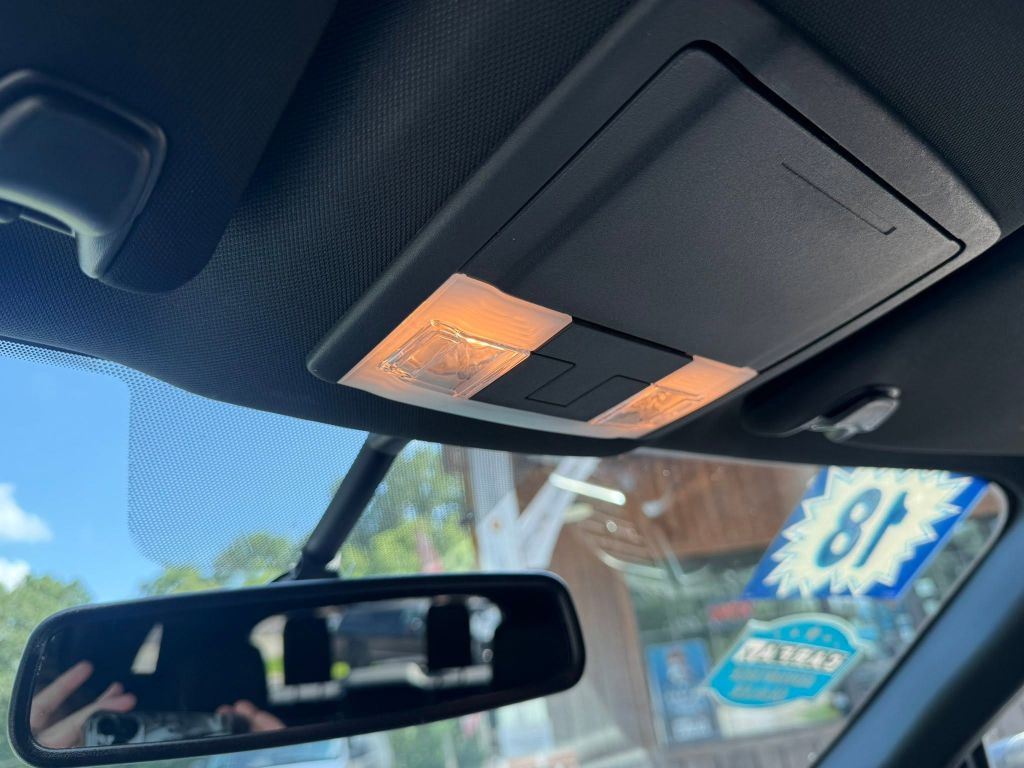 Photo 22 of this FORD EXPLORER