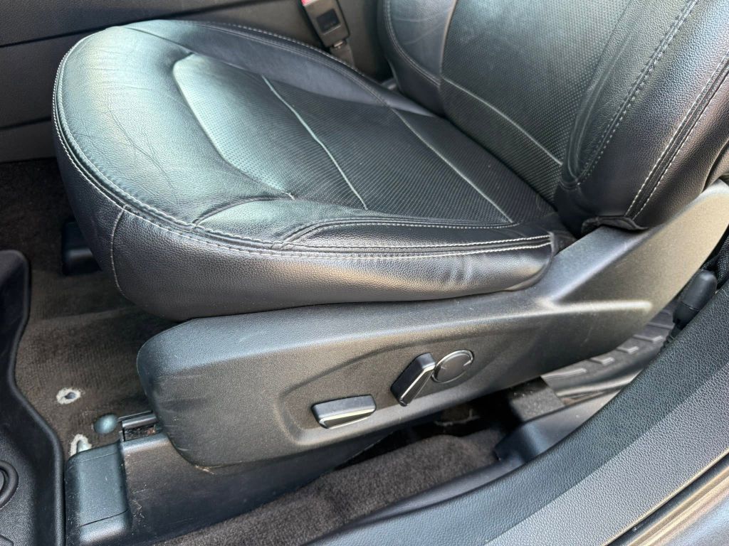 Photo 24 of this FORD EXPLORER