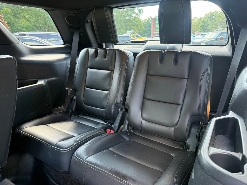 Photo 28 of this FORD EXPLORER