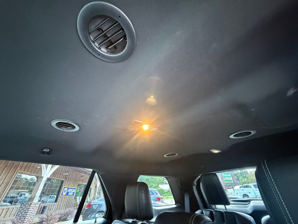 Photo 29 of this FORD EXPLORER