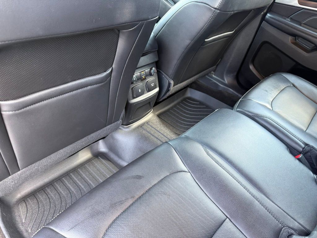 Photo 30 of this FORD EXPLORER