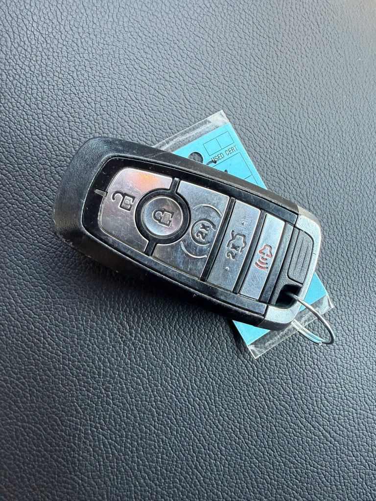 Photo 37 of this FORD EXPLORER