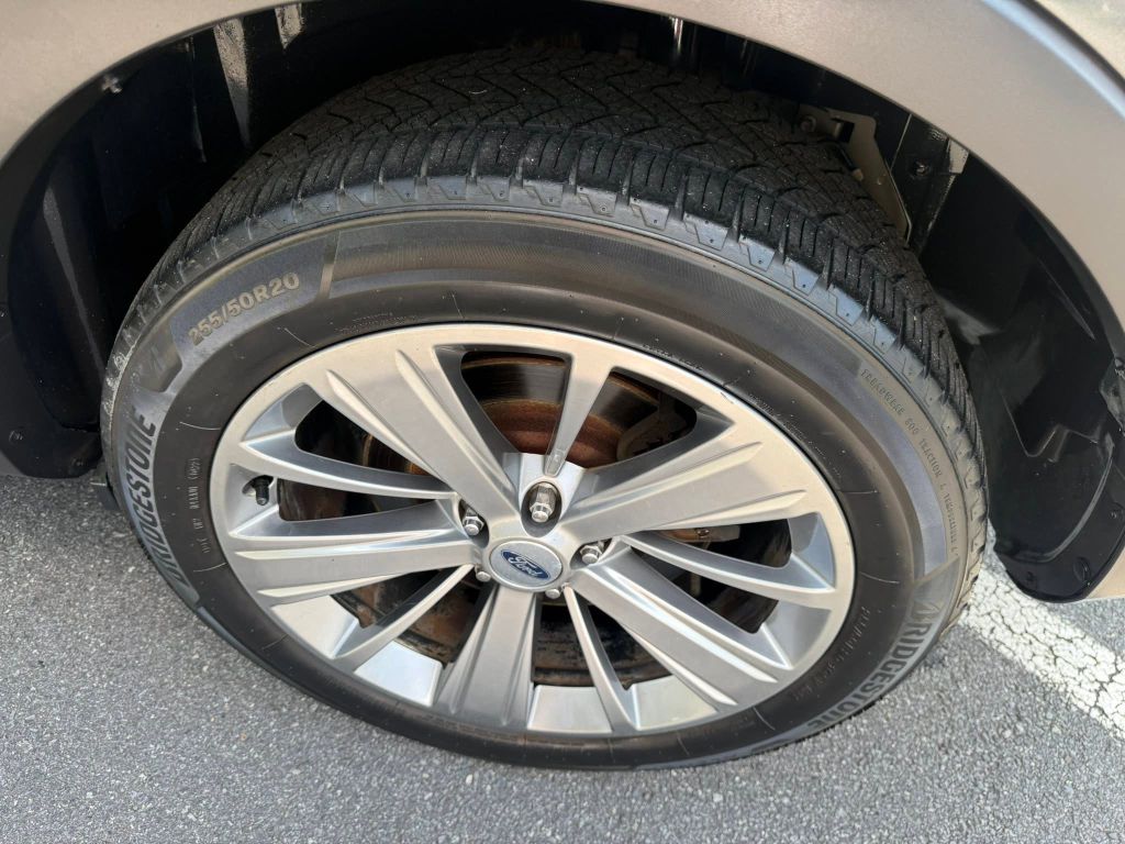 Photo 38 of this FORD EXPLORER