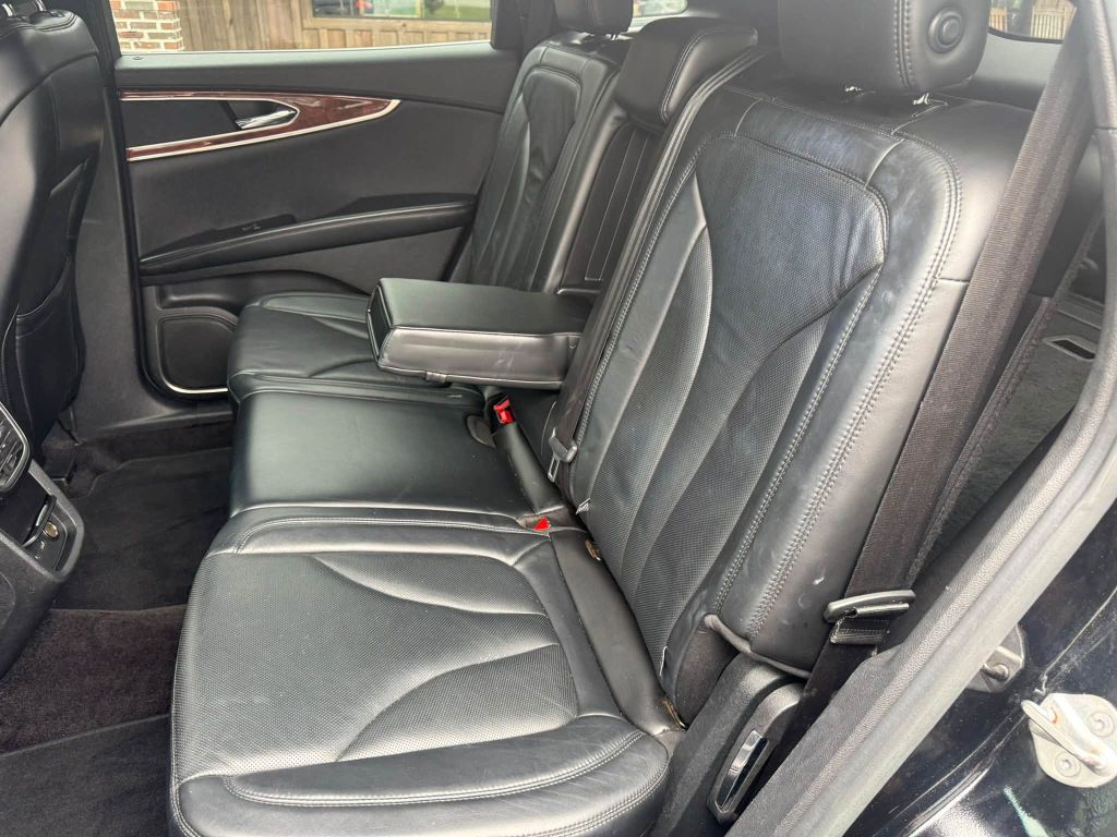 Photo 15 of this LINCOLN MKX