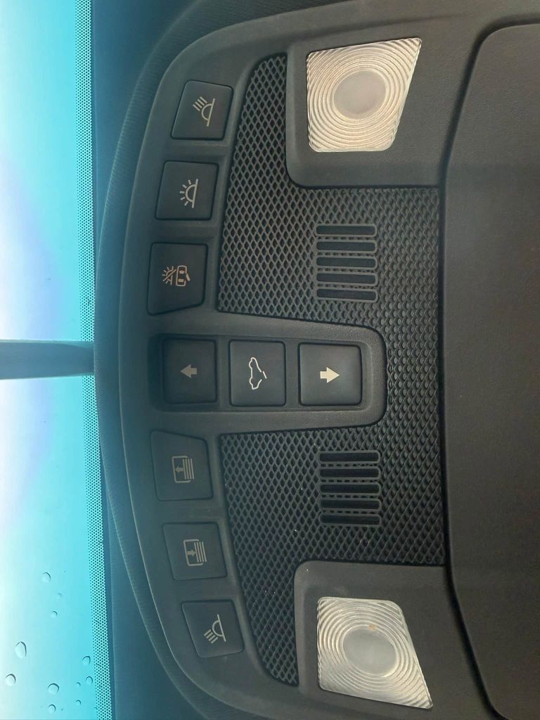 Photo 21 of this LINCOLN MKX