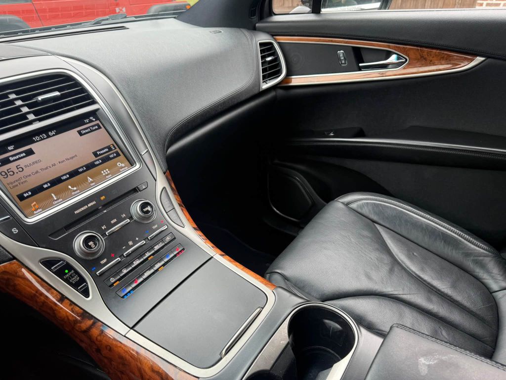Photo 25 of this LINCOLN MKX