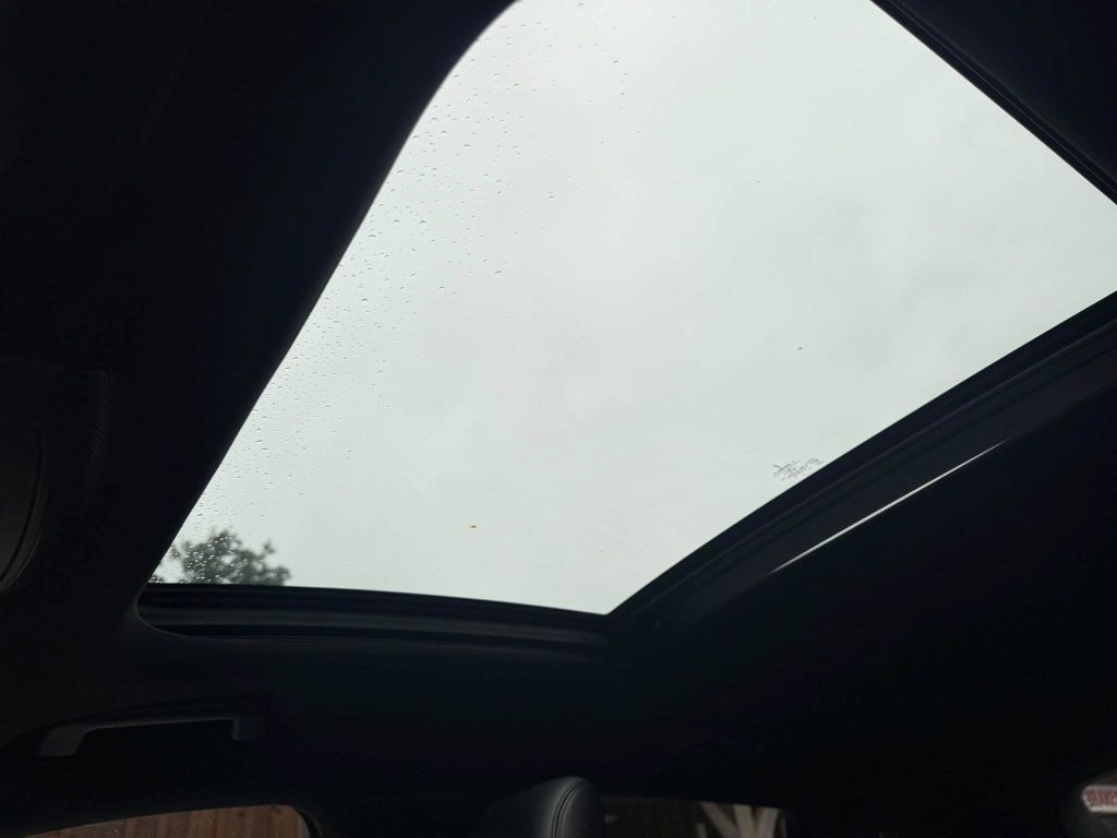 Photo 28 of this LINCOLN MKX