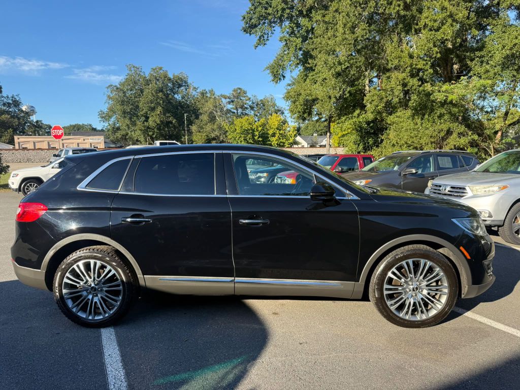 Photo 2 of this LINCOLN MKX