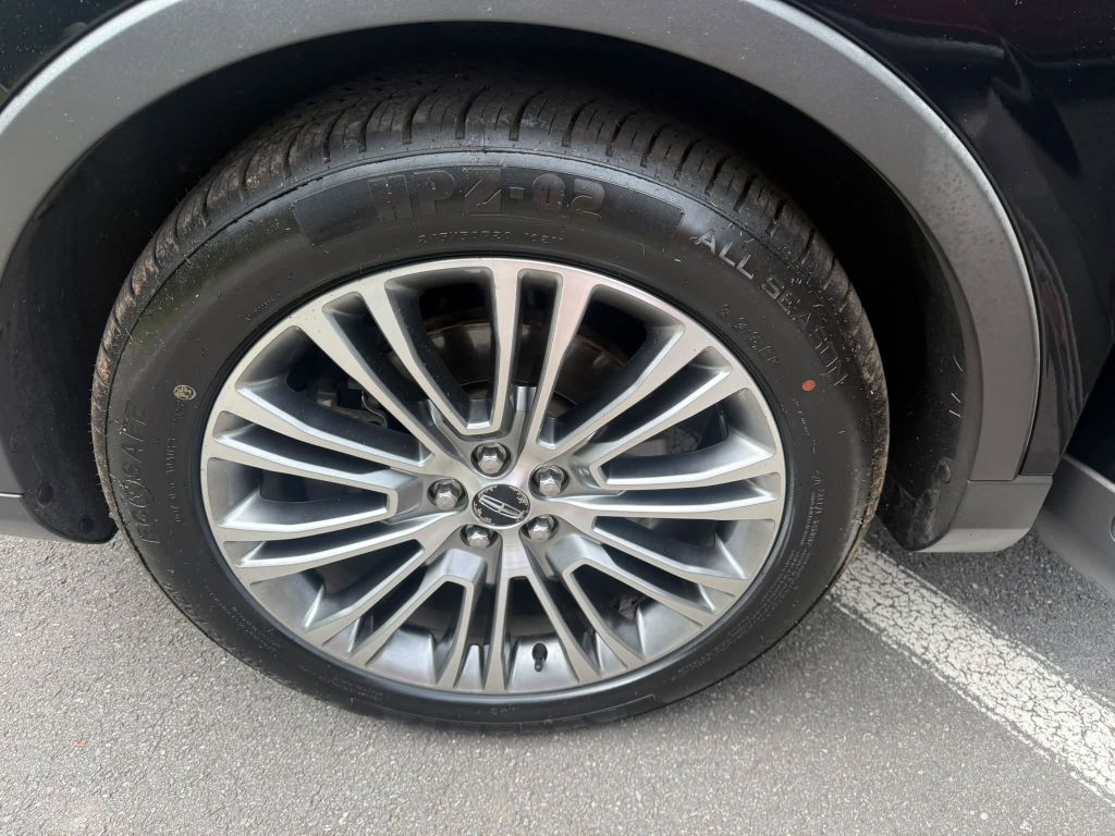 Photo 32 of this LINCOLN MKX