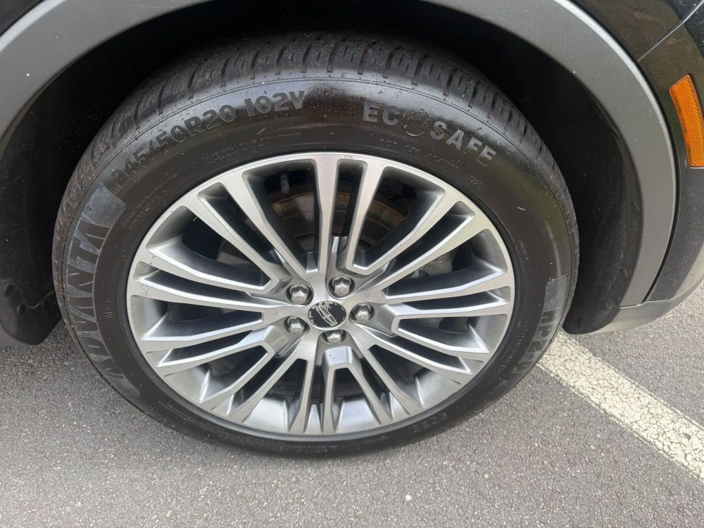 Photo 31 of this LINCOLN MKX