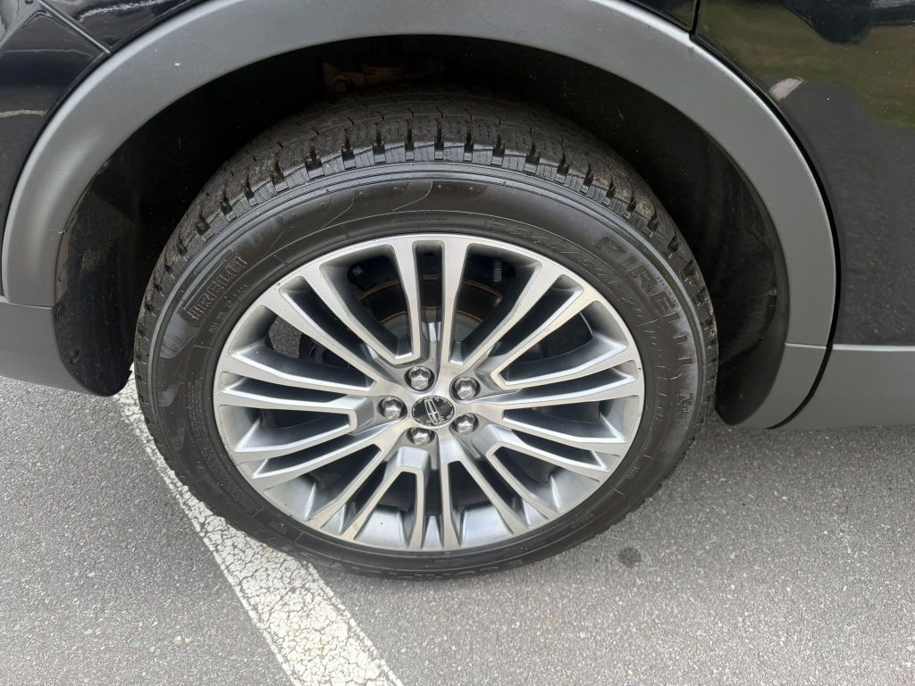 Photo 30 of this LINCOLN MKX