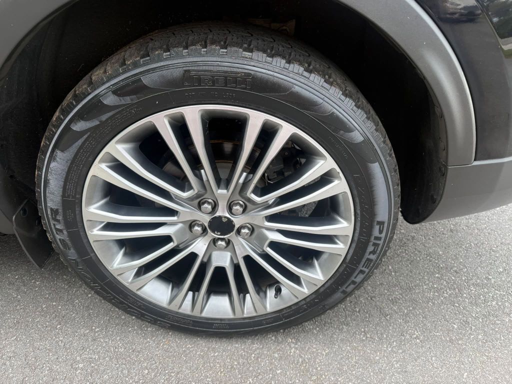 Photo 33 of this LINCOLN MKX