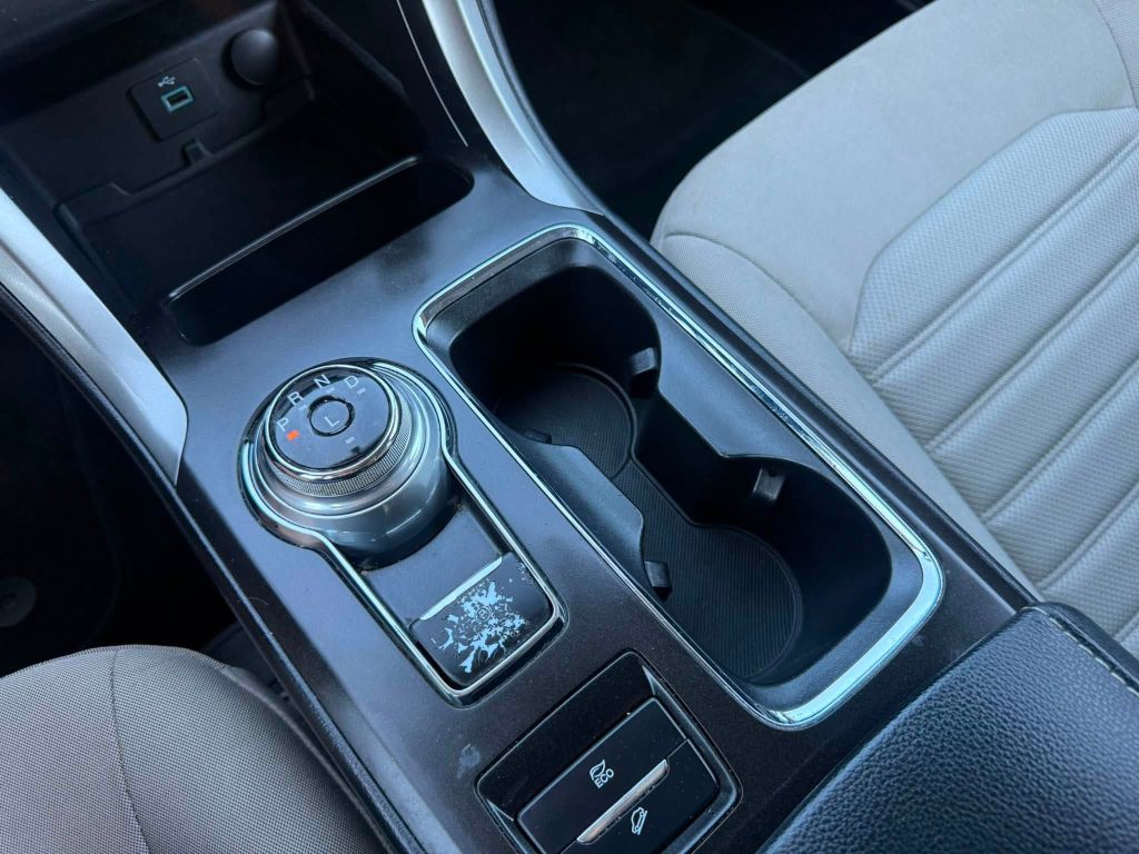 Photo 24 of this FORD FUSION