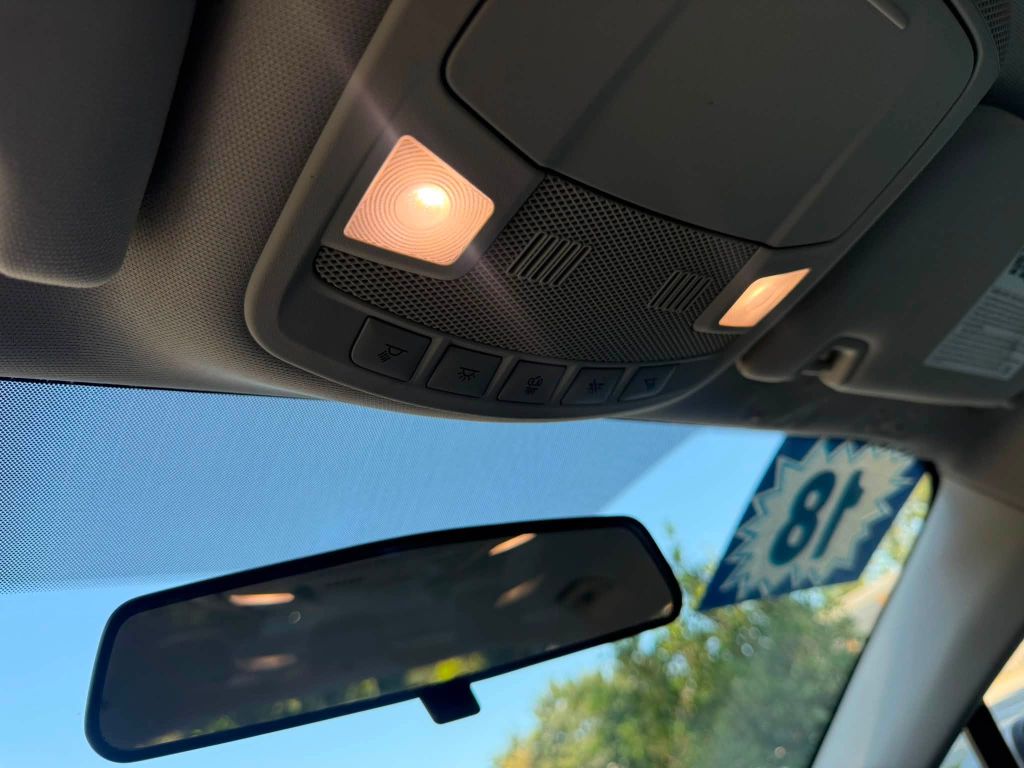 Photo 26 of this FORD FUSION