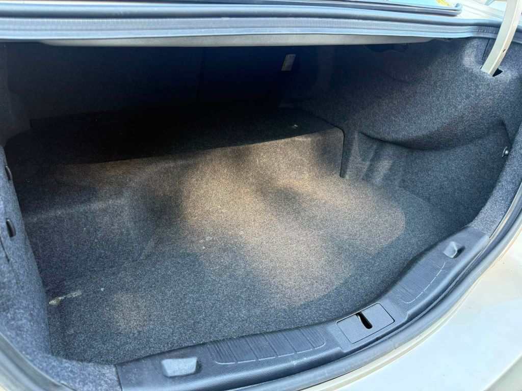 Photo 29 of this FORD FUSION