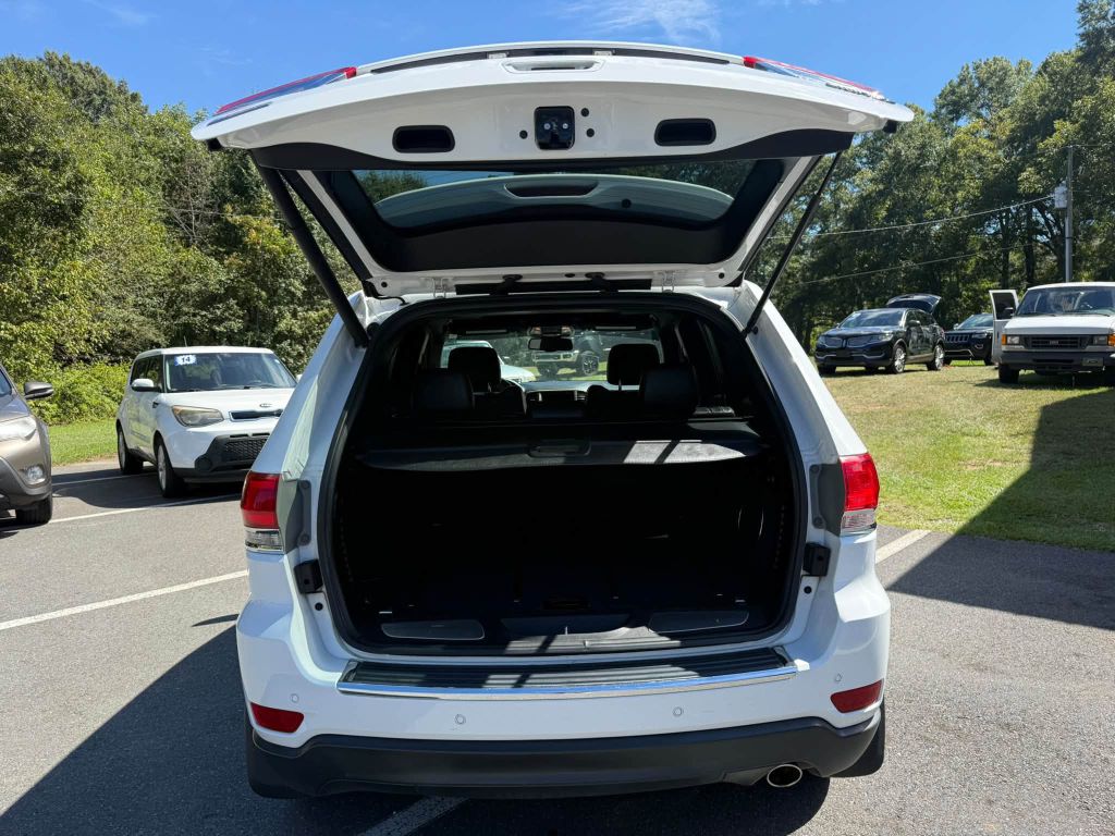 Photo 9 of this JEEP GRAND CHEROKEE