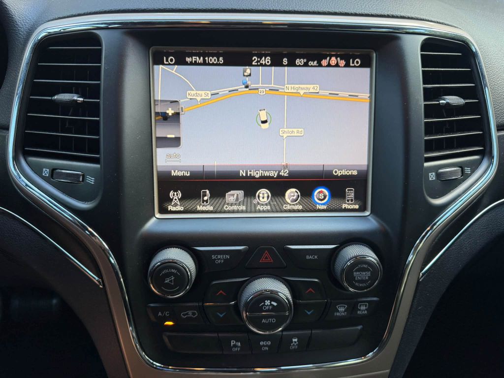 Photo 18 of this JEEP GRAND CHEROKEE