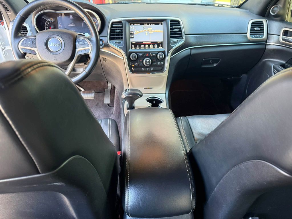 Photo 20 of this JEEP GRAND CHEROKEE