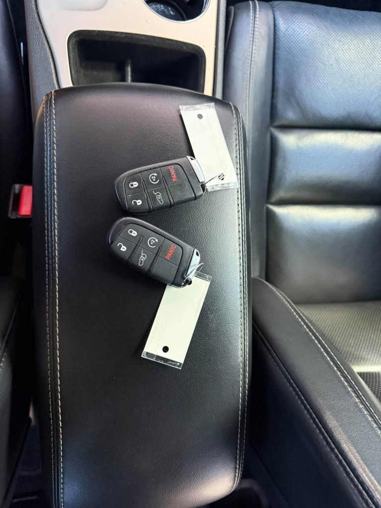 Photo 33 of this JEEP GRAND CHEROKEE
