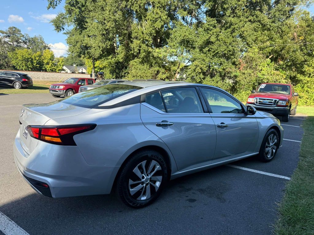 Photo 5 of this NISSAN ALTIMA