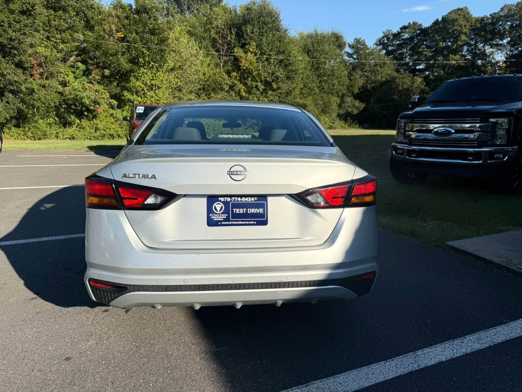 Photo 8 of this NISSAN ALTIMA